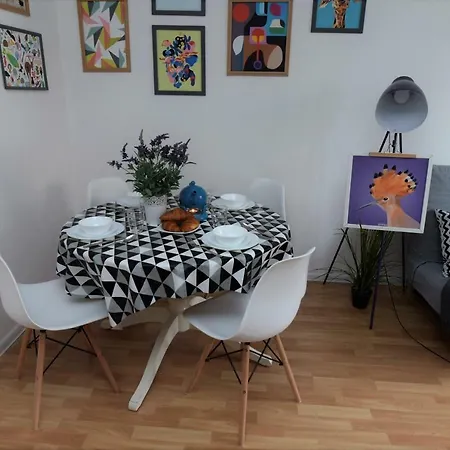 Hello Warsaw! Calm Artistic Center アパート ワルシャワ