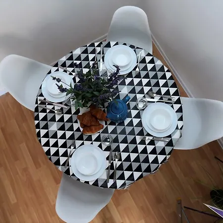 Hello Warsaw! Calm Artistic City Center Apartment